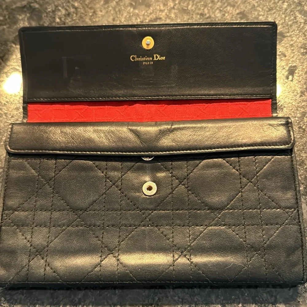 ❤️‍🔥❤️‍🔥❤️‍🔥Christian Dior Gorgeous Black Leather Wallet ❤️‍🔥❤️‍🔥❤️‍🔥